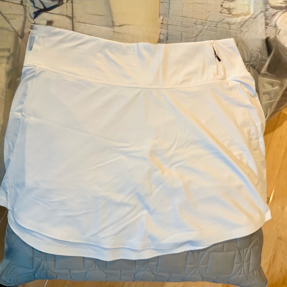 CALIA by Carrie Underwood White Athletic Shorts